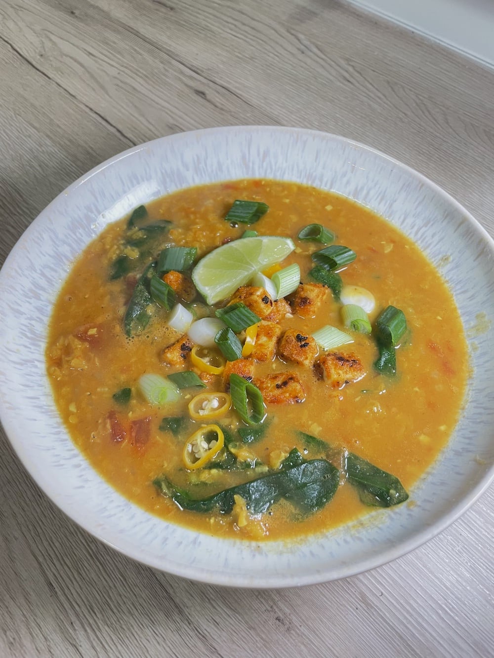 Kokosnuss Curry Suppe mit Linsen - Vegan Food Vibes