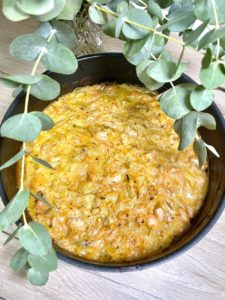 verbrannter Lauch mit weißen Riesenbohnen und dazu knuspriges Brot